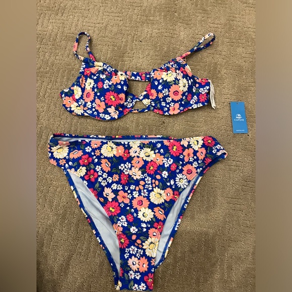 Cupshe Underwire Bikini - Picture 3 of 11